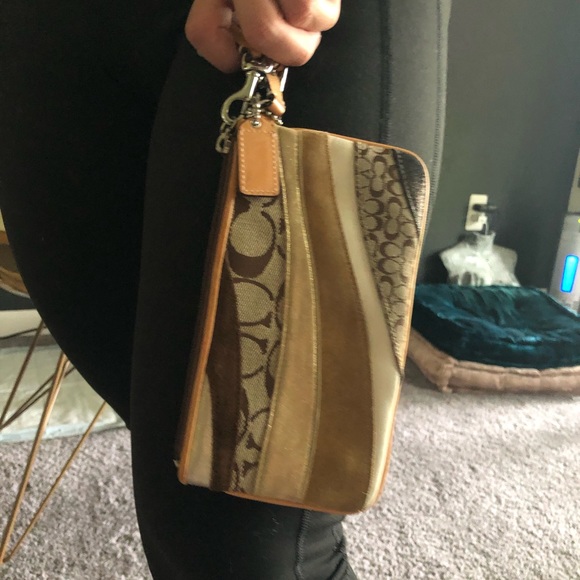 Coach wristlet - Picture 4 of 4